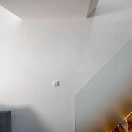 Cozy Ground Floor With Ac And Loft Bedroom アパート *