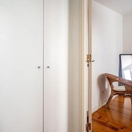 Apartament Cozy Ground Floor With Ac And Loft Bedroom By Lisbeyond