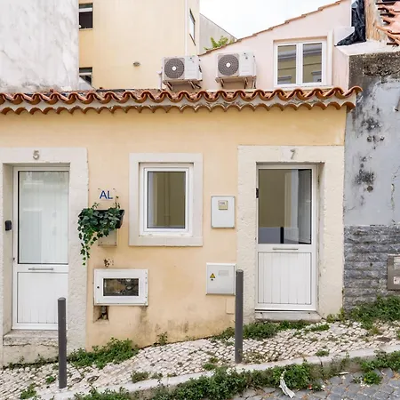 Cozy Ground Floor With Ac And Loft Bedroom By Lisbeyond Lizbona
