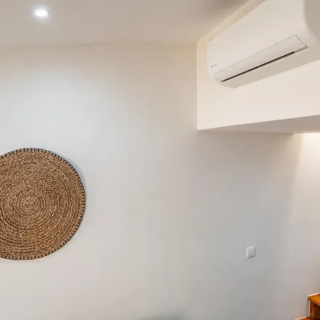 Cozy Ground Floor With Ac And Loft Bedroom By Lisbeyond Apartment *