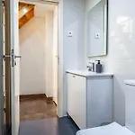 公寓 Cozy Ground Floor With Ac And Loft Bedroom By Lisbeyond