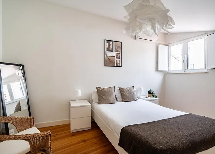 Cozy Ground Floor With Ac And Loft Bedroom By Lisbeyond *