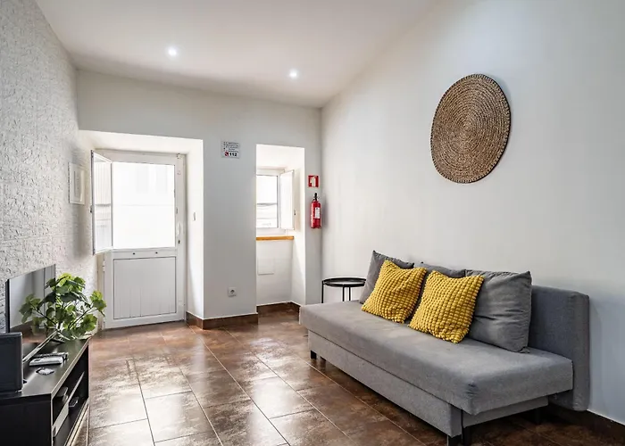 Cozy Ground Floor With Ac And Loft Bedroom By Lisbeyond Apartment