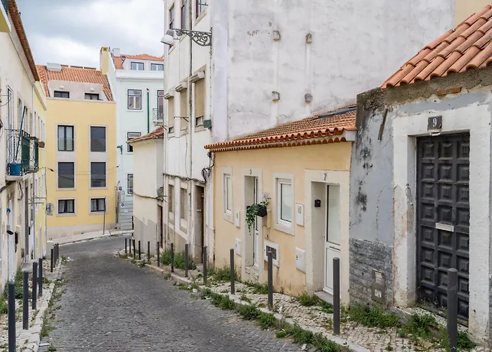 Cozy Ground Floor With Ac And Loft Bedroom By Lisbeyond Lisbon